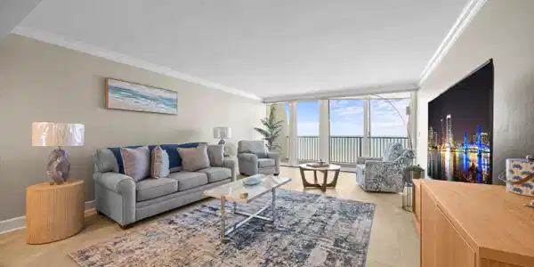 2100 OCEAN Drive