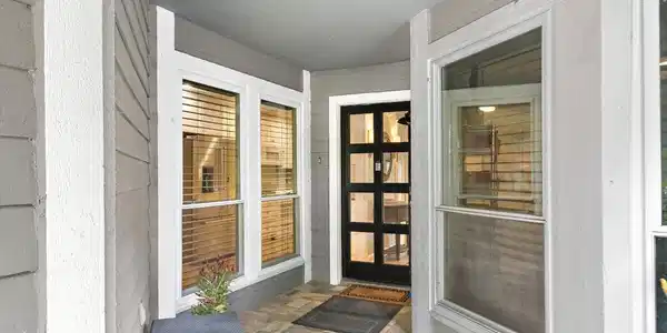 Image 3: 03-Entry