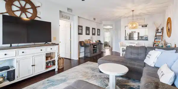275 ATLANTIS Circle