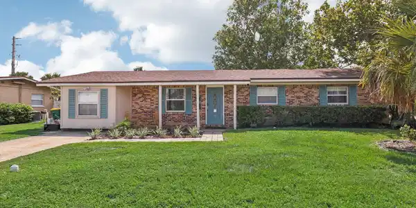 35 SANDRA Drive