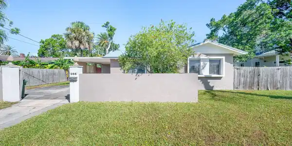 286 S MATANZAS Boulevard