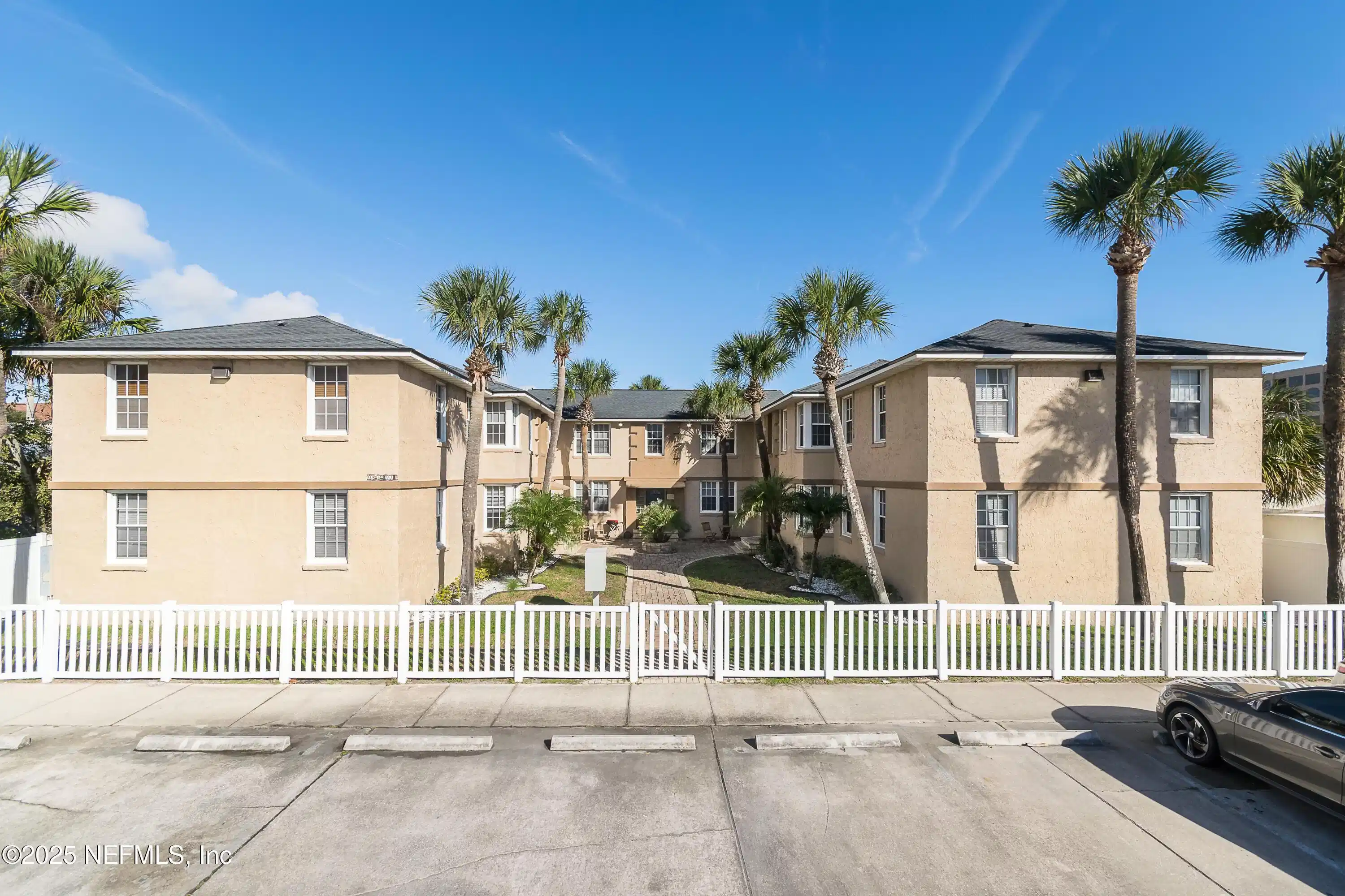 Image 1: Palms Court Condos