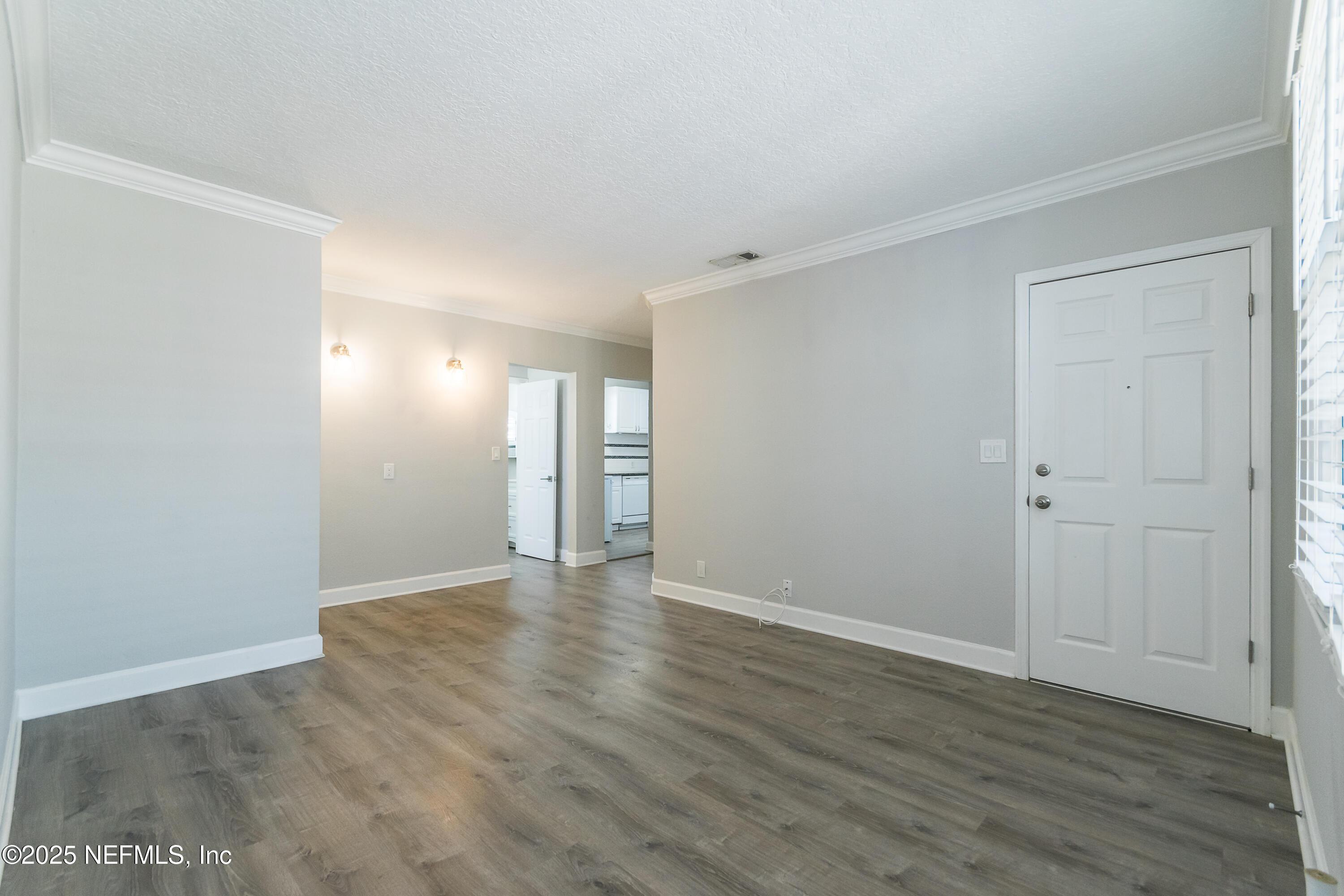 Image 4: Updated Living Area