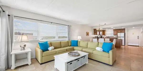 Image 3: 3-web-or-mls-3240 S Fletcher Ave-12