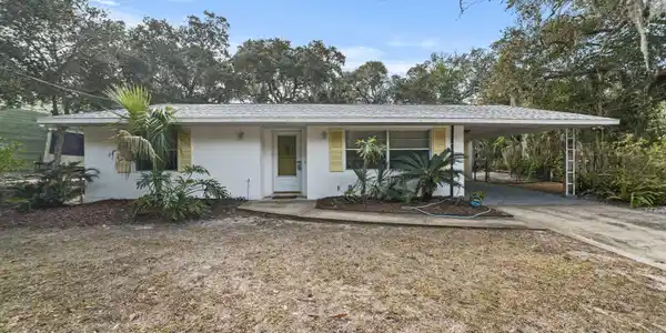 1405 CORUNNA Street