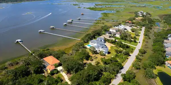 949 N GRIFFIN SHORES Drive