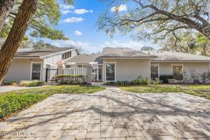 30 SEA WINDS LN N