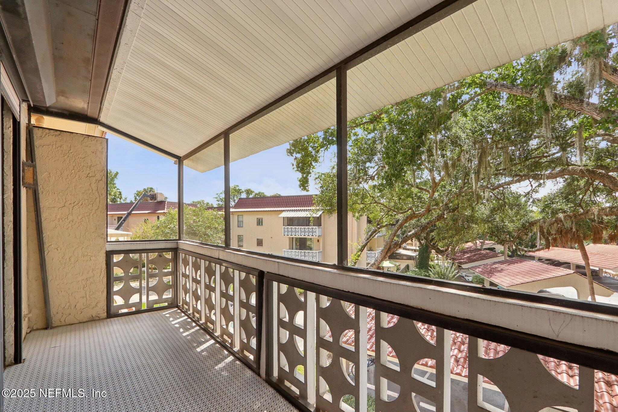 Image 2: atlantic-beach-condo-private-porch.jpg