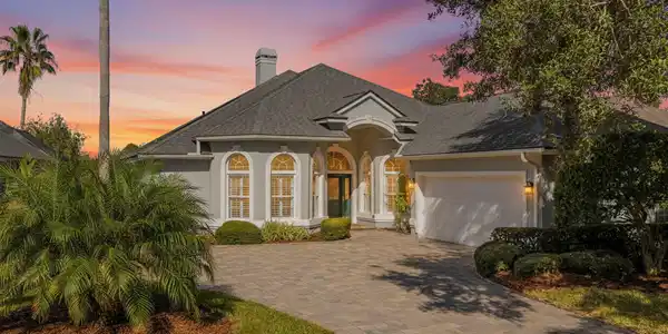 912 SPRING LAKE Court