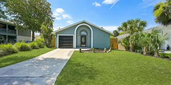Image 3: 2-web-or-mls-B St-S0406-034