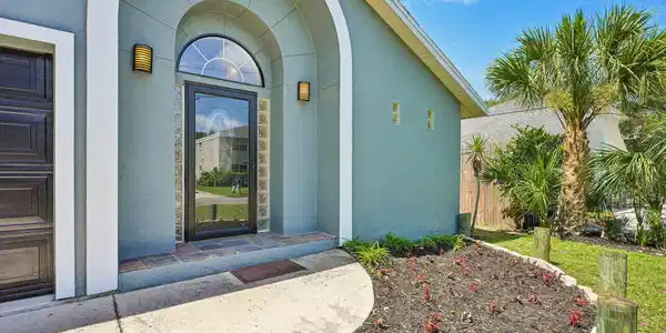 Image 4: 3-web-or-mls-B St-S0406-005