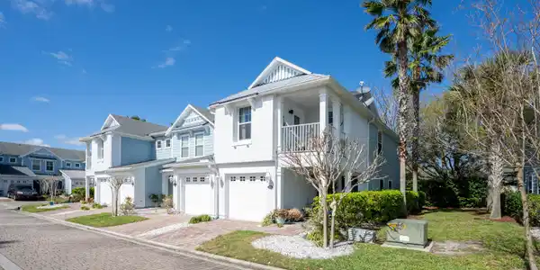 136 ISLANDER CIR