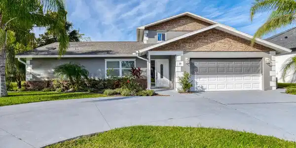 12 CLEVELAND Court