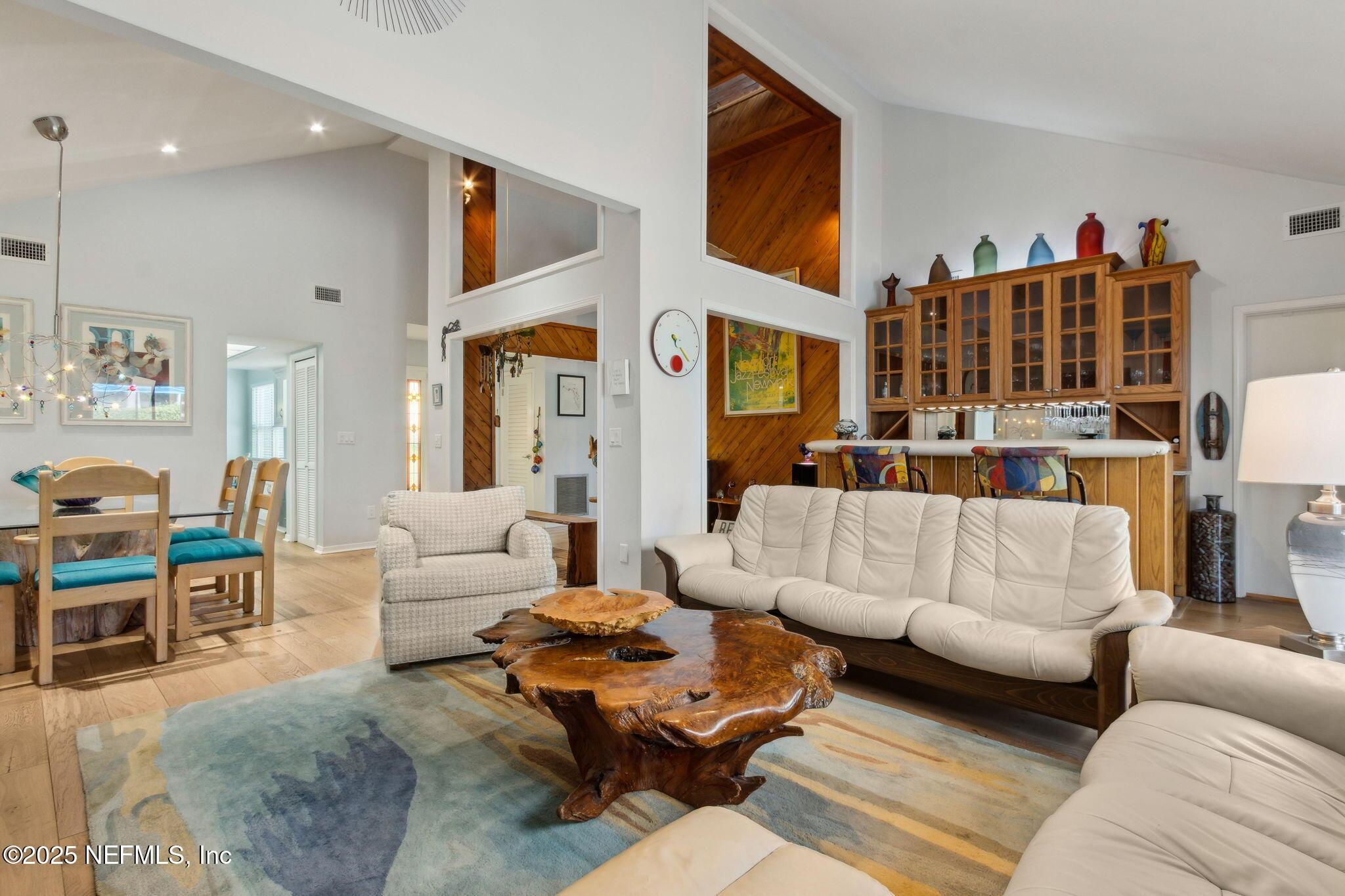 Image 4: 22-web-or-mls-1515 S Fletcher Ave (52 of