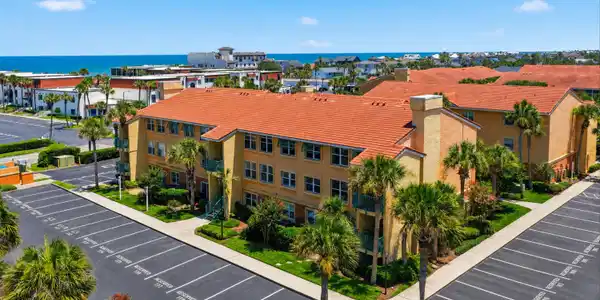 100 LAGUNA VILLAS Boulevard