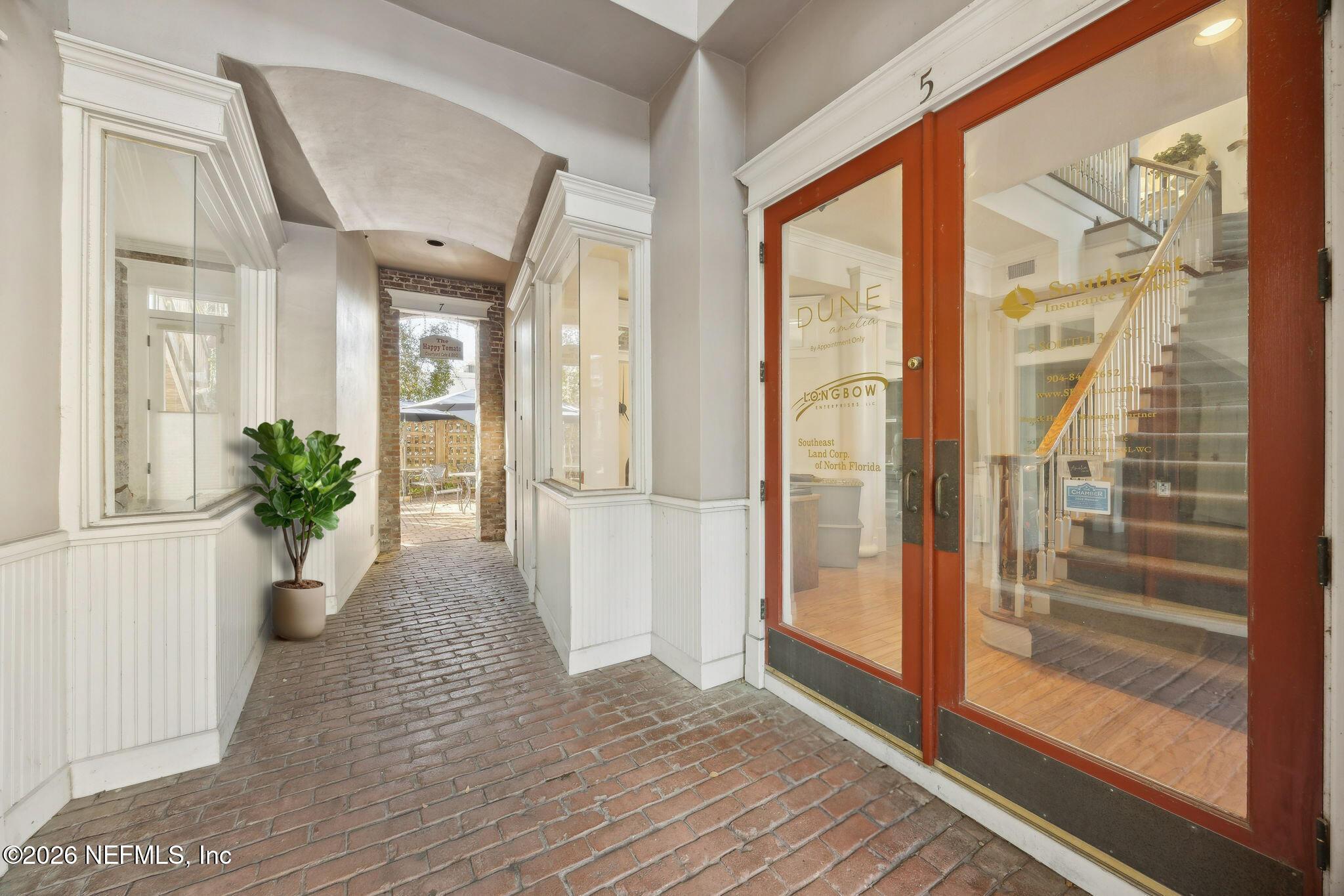 Image 3: Breezeway Entrance