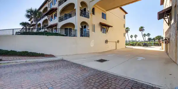 Image 4: garage exterior of unit