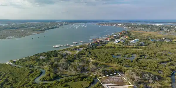 228 PELICAN REEF