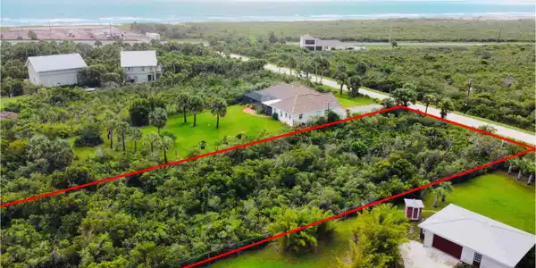 Image 2: View of lot from NW/Atlantic Ocean
