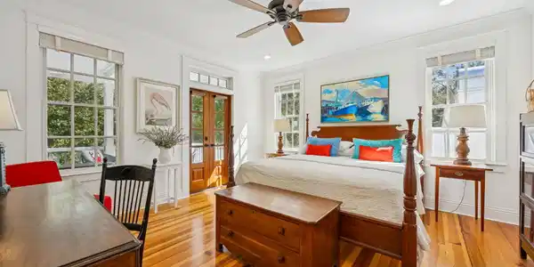 Image 4: 28-web-or-mls-1102 Ladies St-43