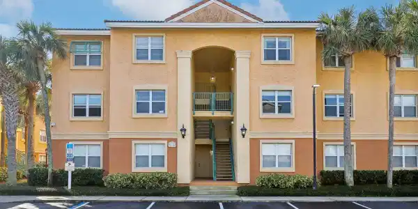 200 LAGUNA VILLAS Boulevard