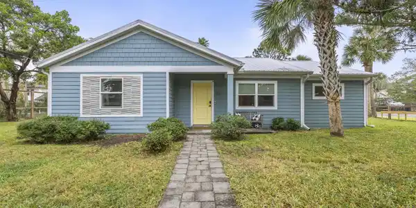 112 ZORATOA Avenue