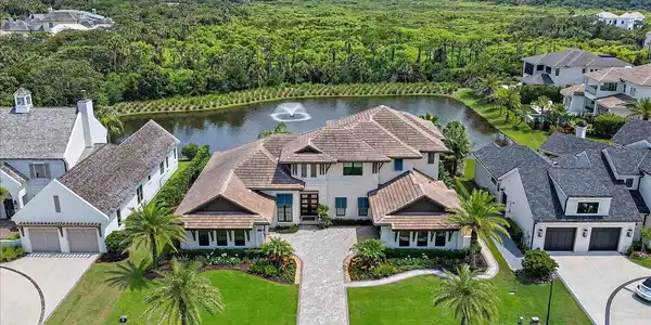 107 SEA GLASS Way
