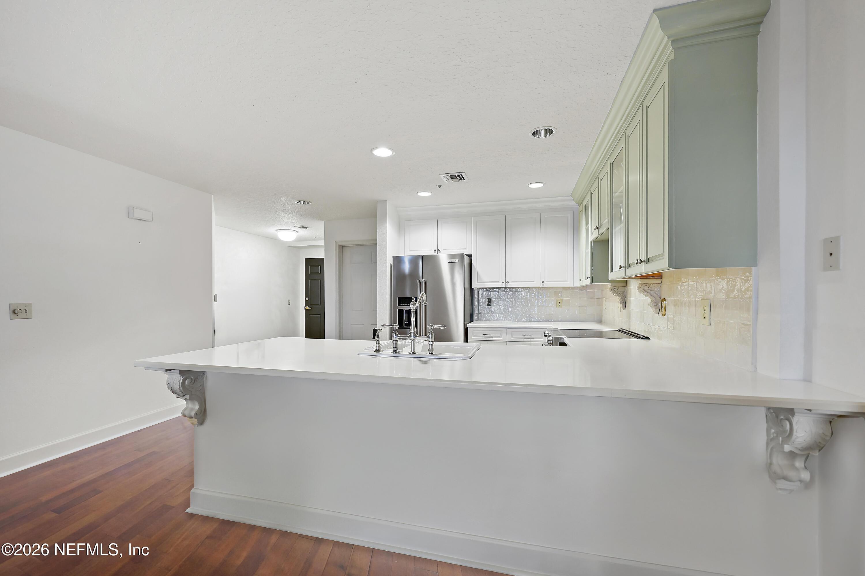 Image 3: 12-Kitchen