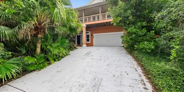 Image 2: 2_1 - exterior