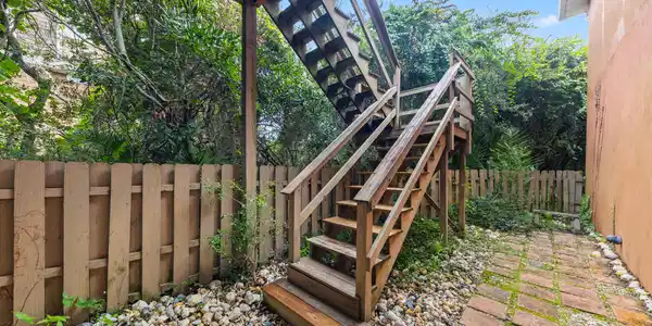 Image 3: 3_2 - exterior