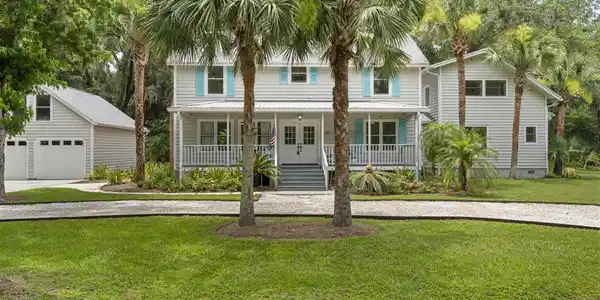1381 FORREST Drive