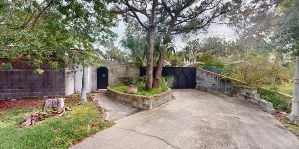 6 SOLANO Avenue