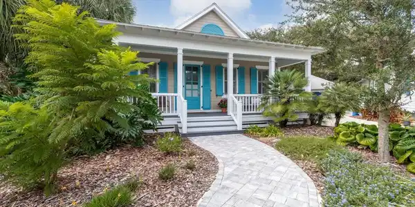 945 DEER HAMMOCK Circle