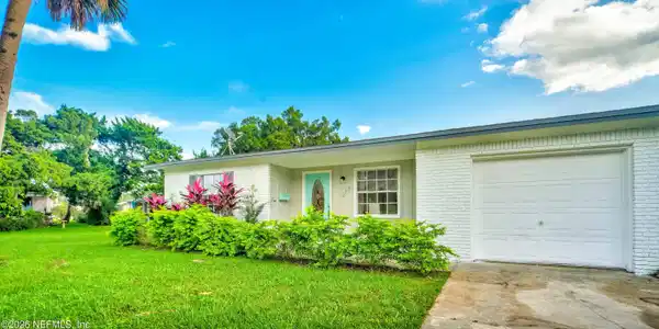 217 CARVER Street W