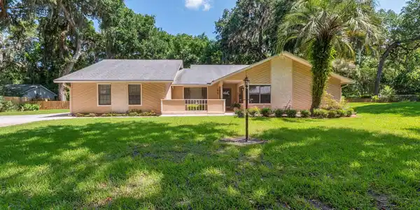 835 FOUNTAIN Drive