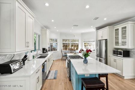 251 OCEANFOREST Drive N