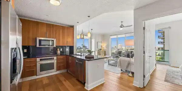 Image 2: 4-web-or-mls-1431 Riverplace Blvd-2