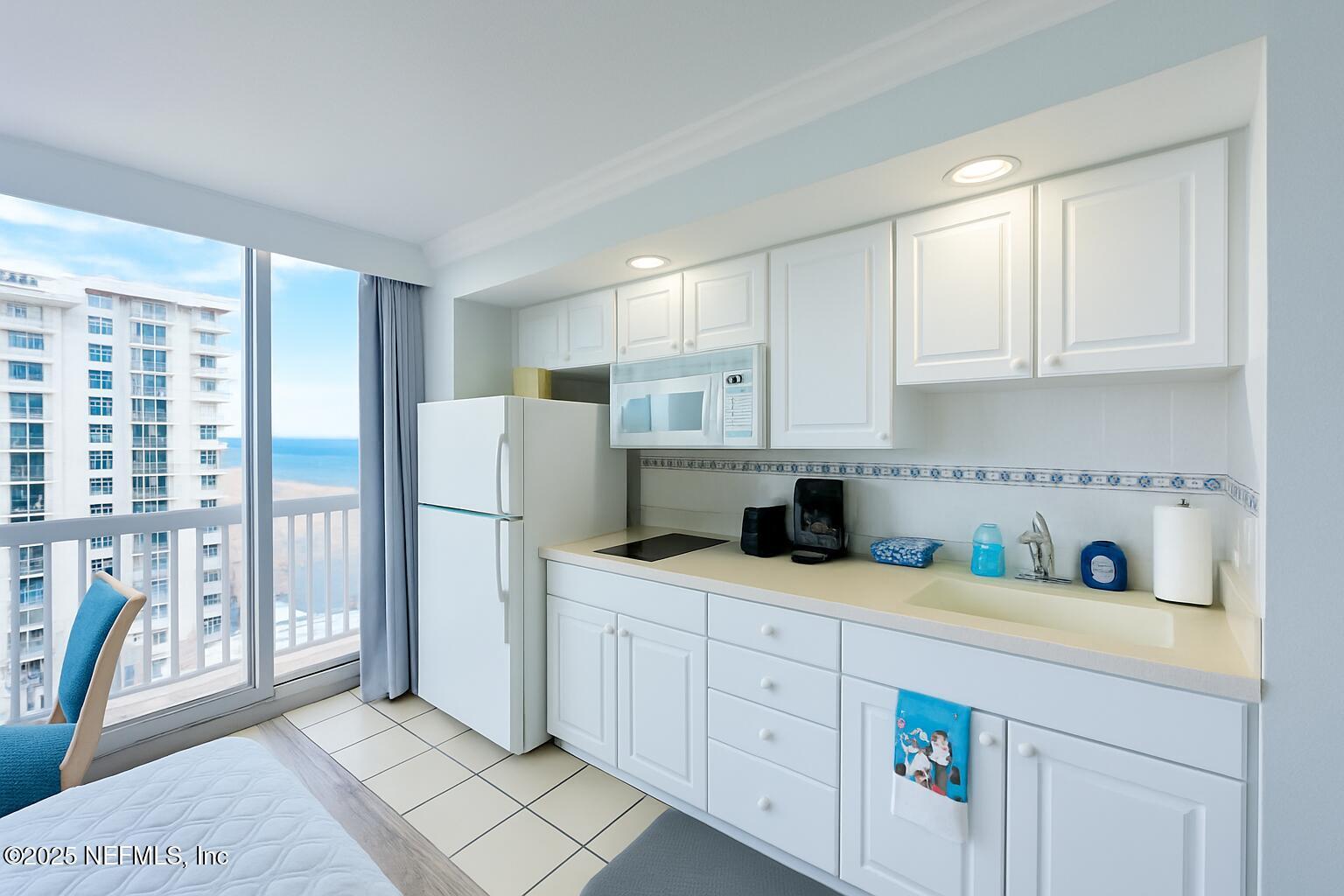 Image 2: KITCHEN