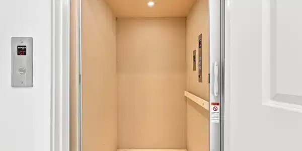 Image 4: 04-Elevator