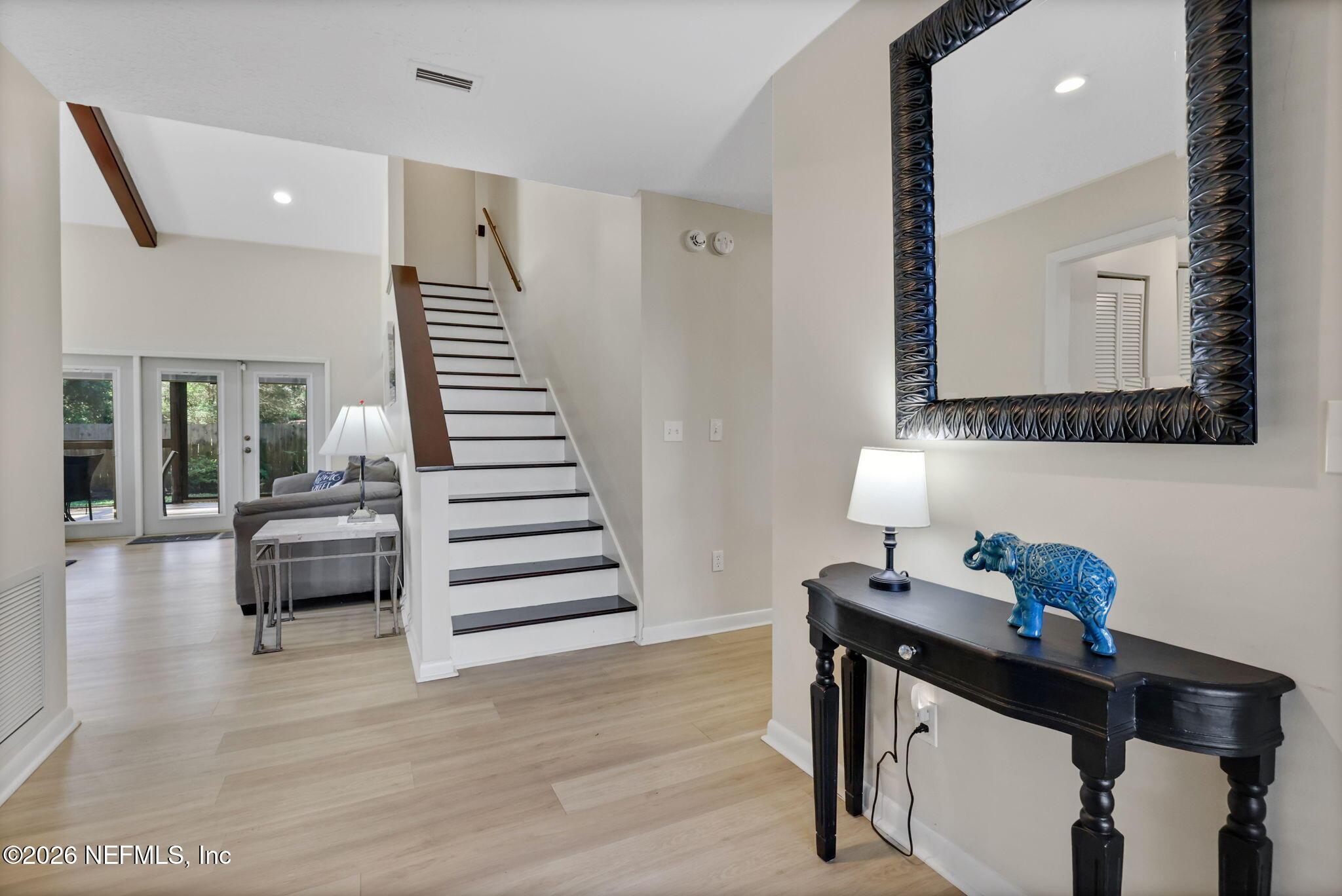 Image 2: 38-web-or-mls-036A8605