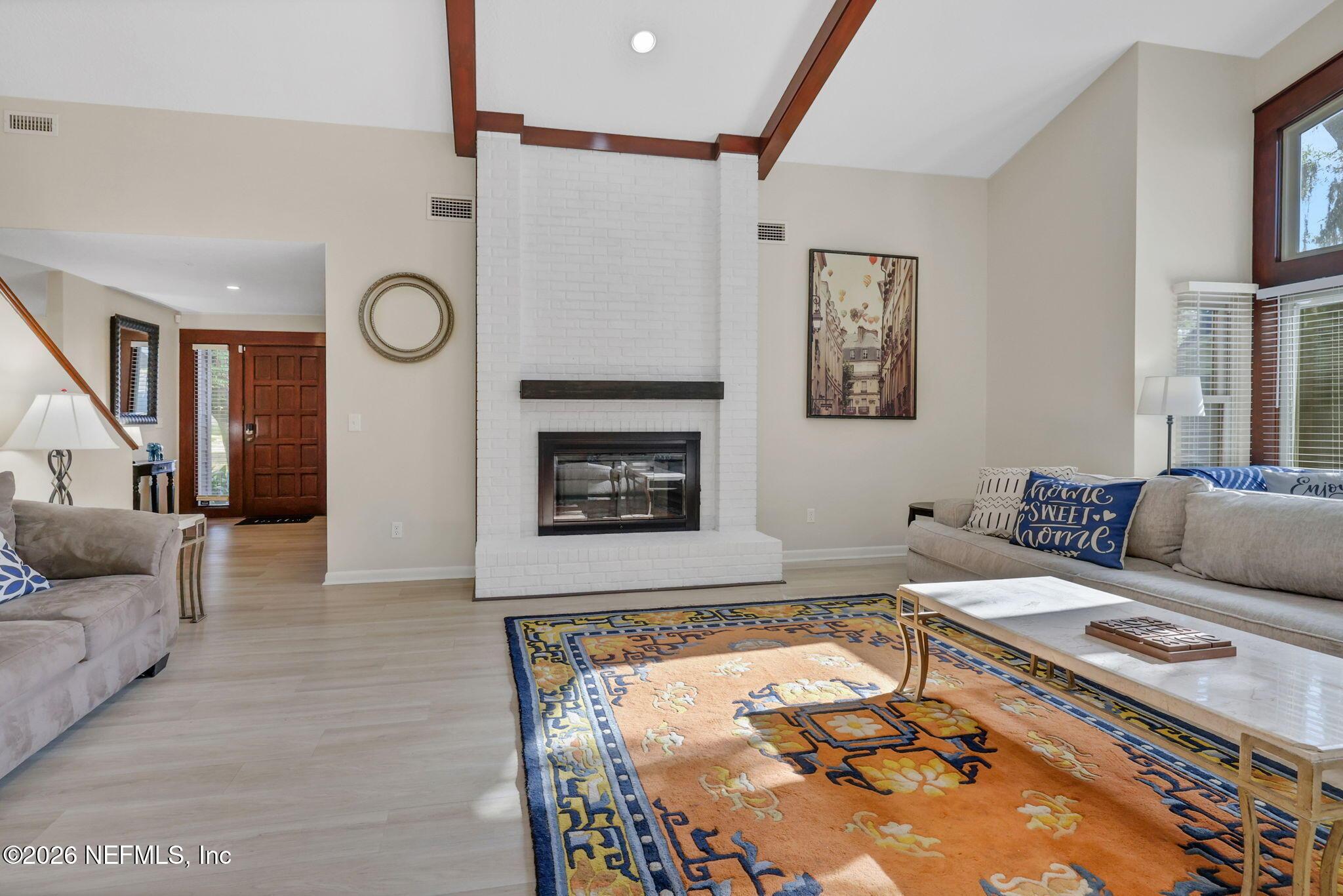 Image 3: 42-web-or-mls-036A8589