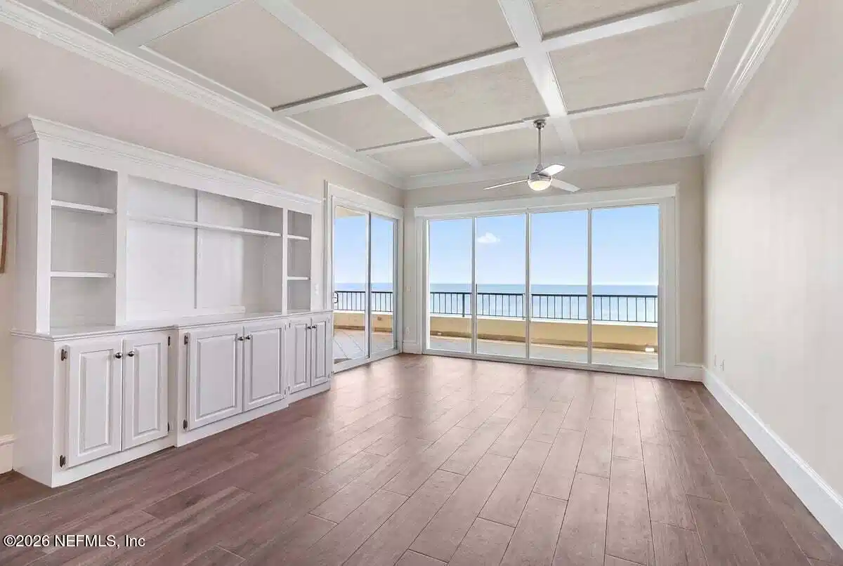 Image 1: Living Room 2 (1)