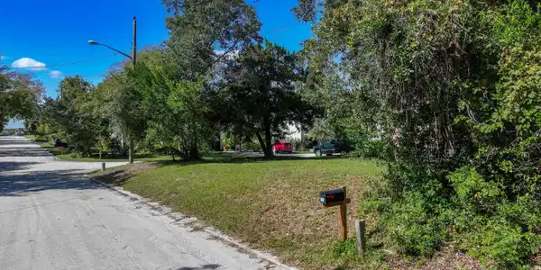 Image 4: 903 Someruelus St_K2 Edit-1