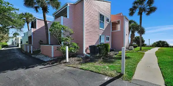 Image 3: 1-web-or-mls-6300 A1A Unit 1B_001
