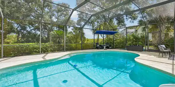 Image 3: Salt water pool