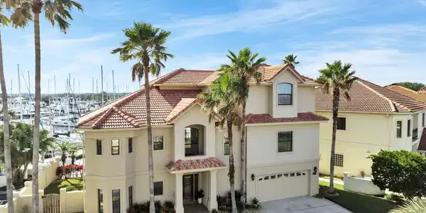 3713 HARBOR Drive