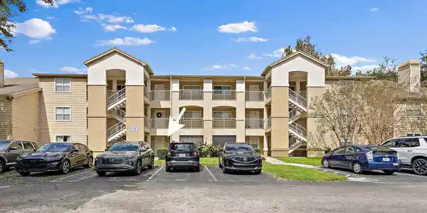 5 ARBOR CLUB Drive