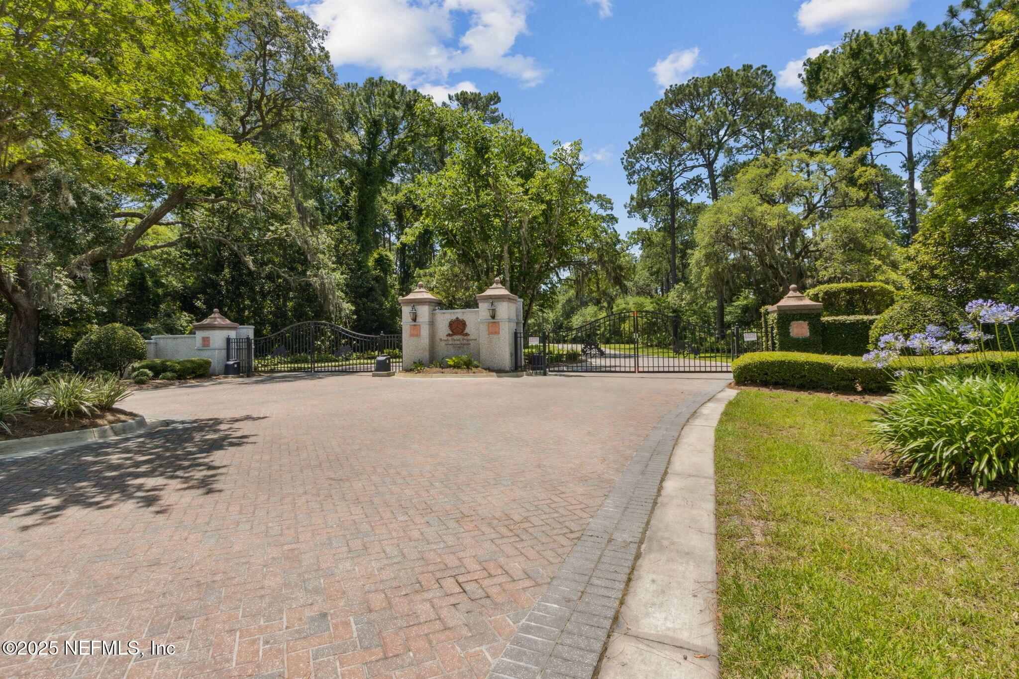 Image 4: 14-web-or-mls-Brady Point (5)
