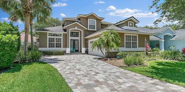 2884 ST MAARTEN Court