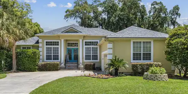 2738 SEA GROVE Lane